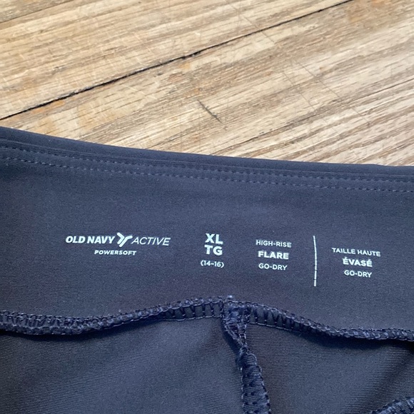 Old Navy Black and Blue Leggings with Stretchy Fabric and Wide Waistband - Picture 5 of 8